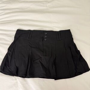 H&M Women’s Black Pleated Mini Skirt